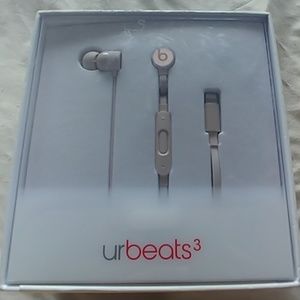 Beats by Dre urbeats3 rose gold ear buds